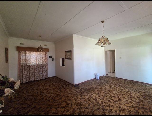 3 BEDROOM FREESTANDING FOR SALE IN STILFONTEIN EXT 4